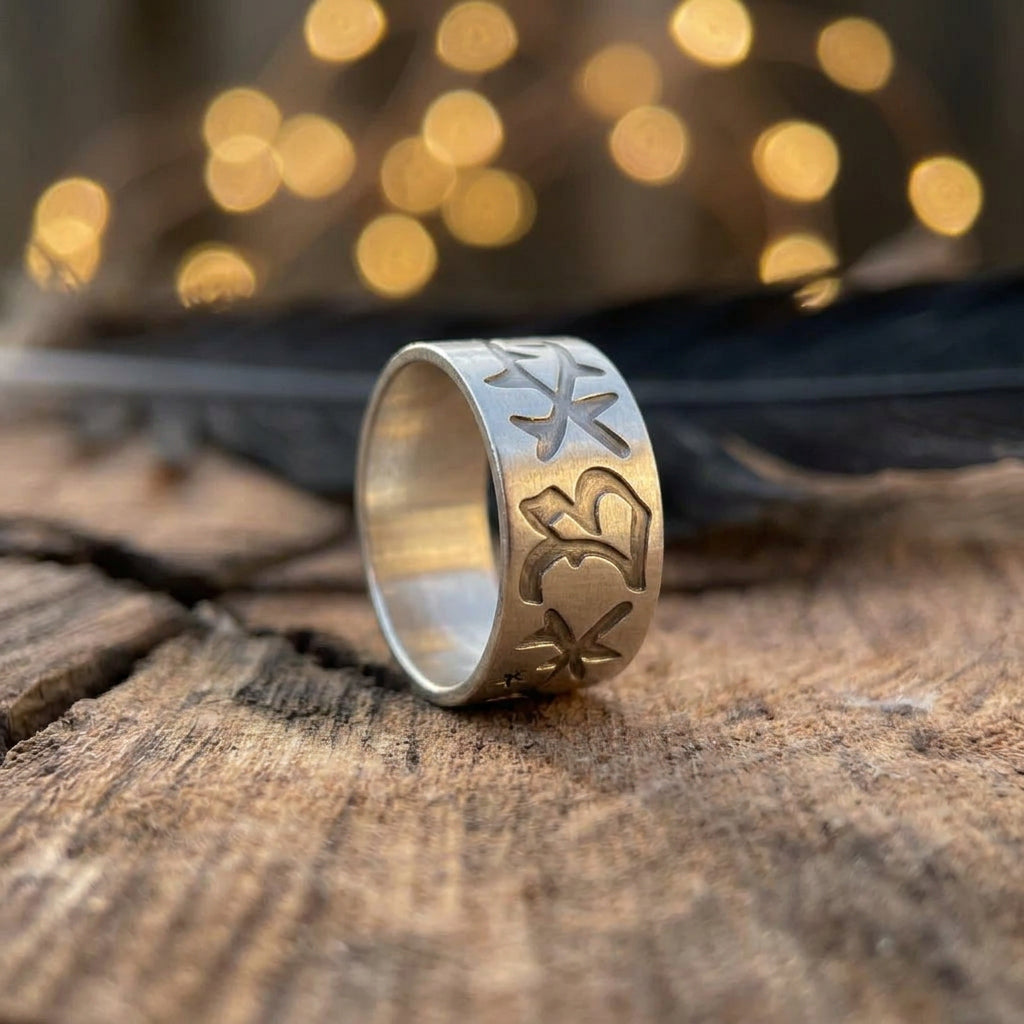The Blackthorn Family Ring - Hebel Design