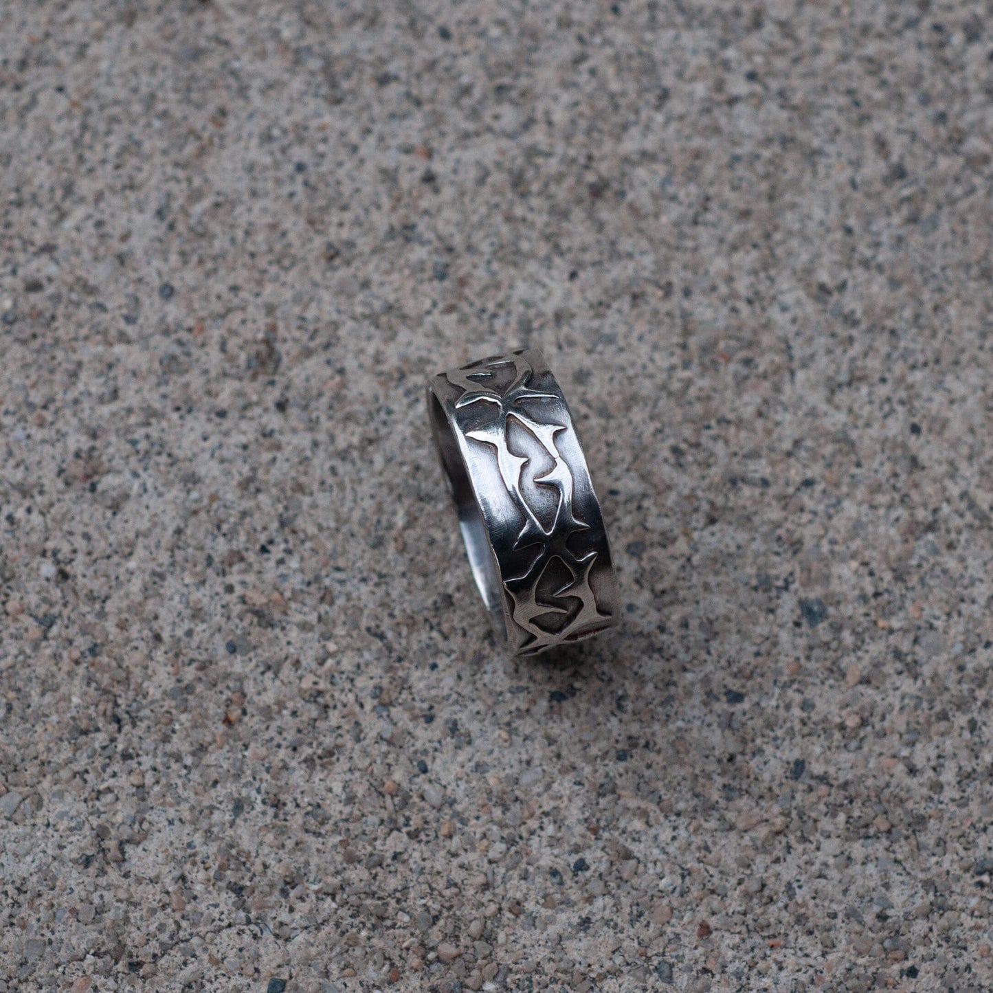 The Blackthorn Family Ring Slim - Hebel Design