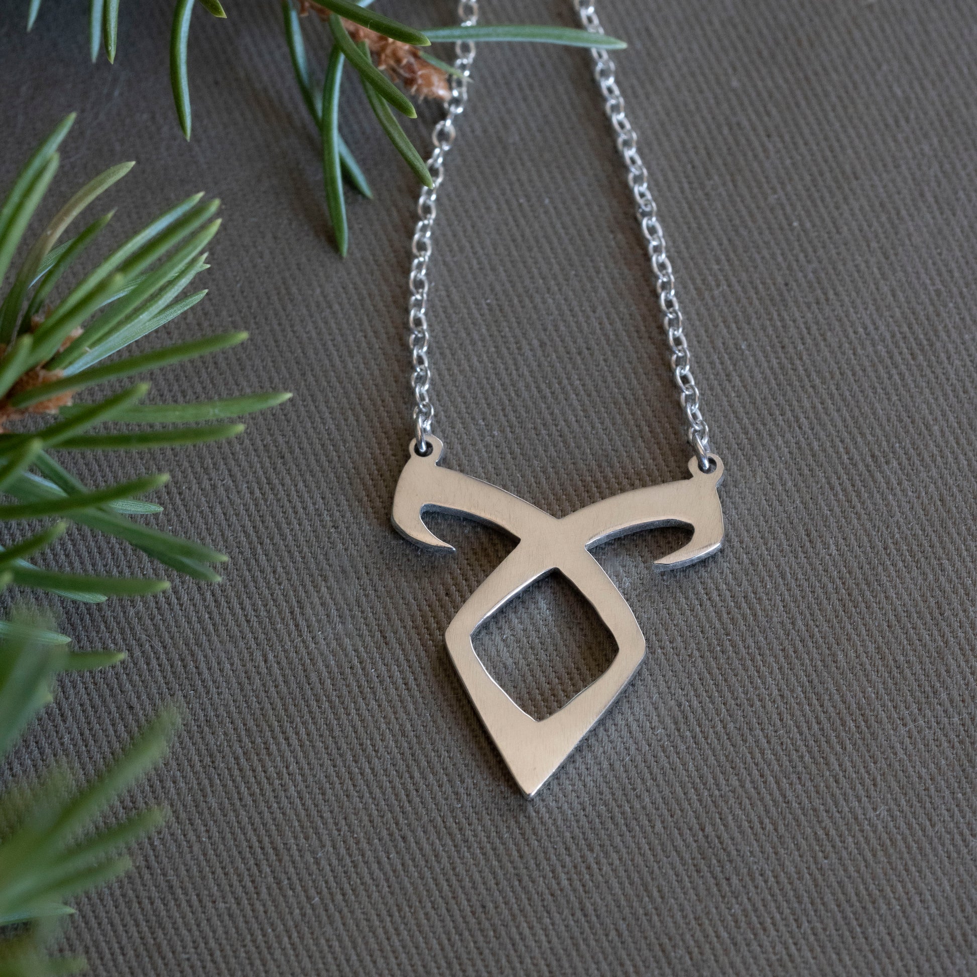 Angelic power Necklace- Enkeli Rune