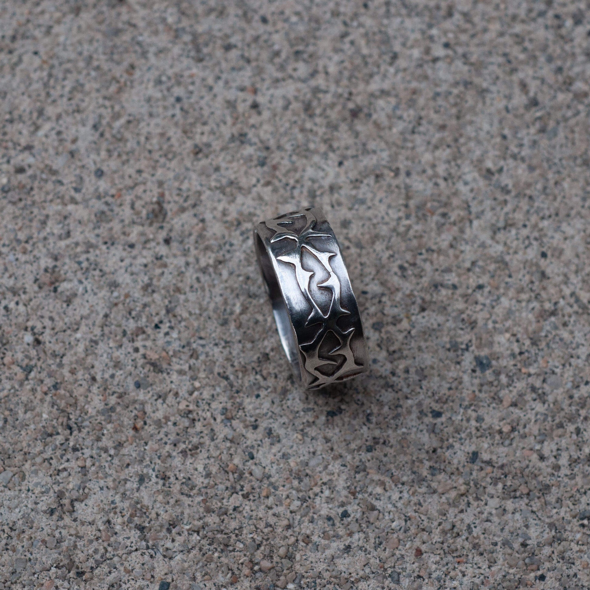 The Blackthorn Family Ring Slim - Hebel Design