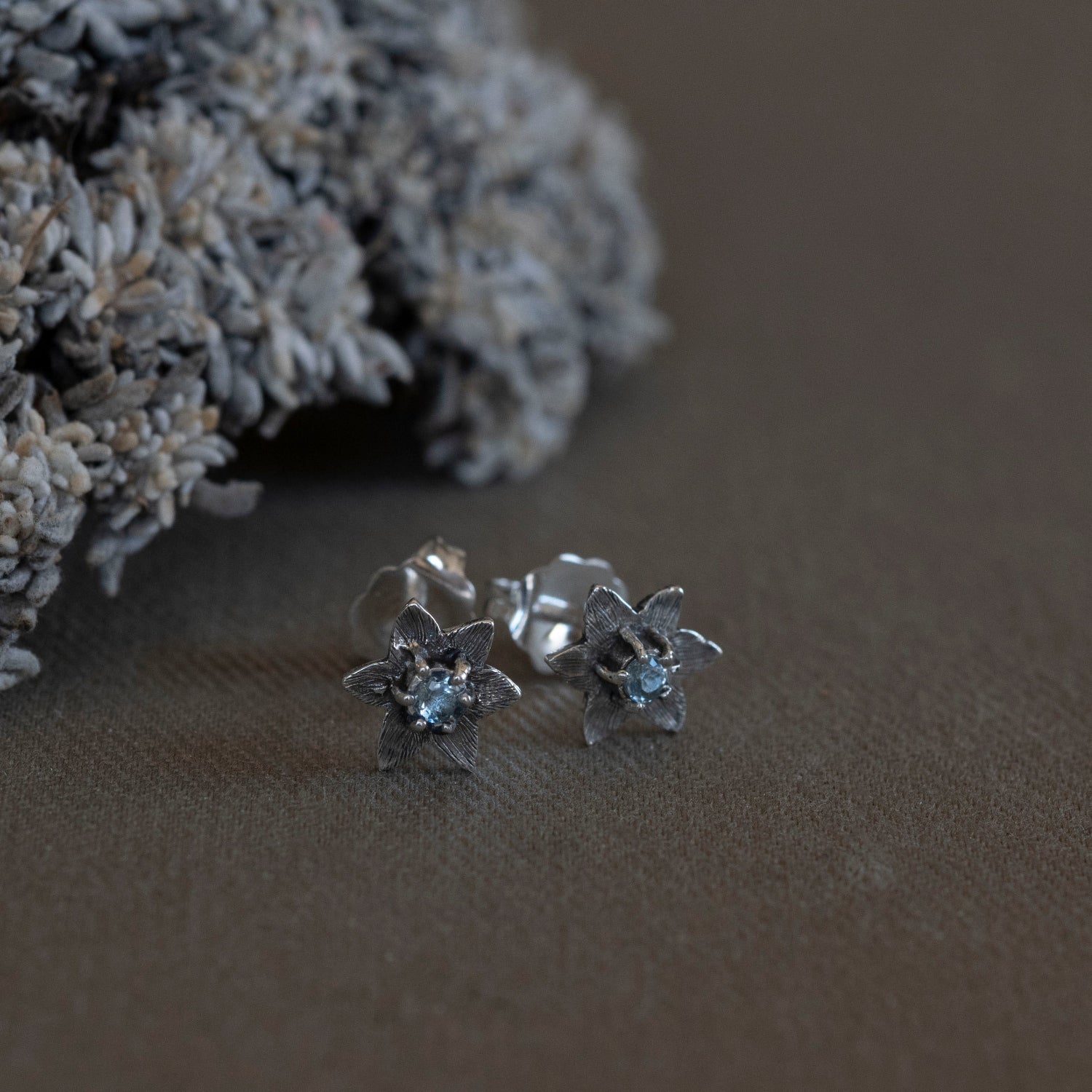 Daffodil Stud Earrings - Hebel Design