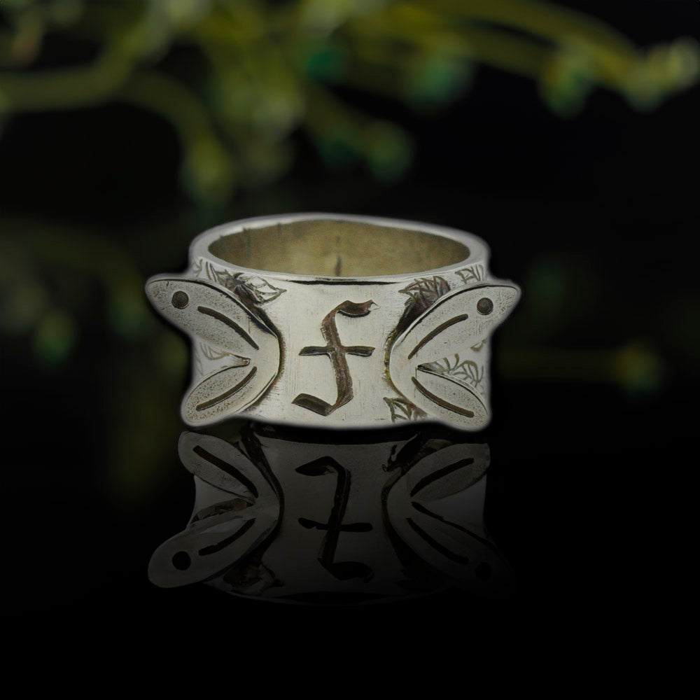 The Fairchild Family Ring - Hebel Design