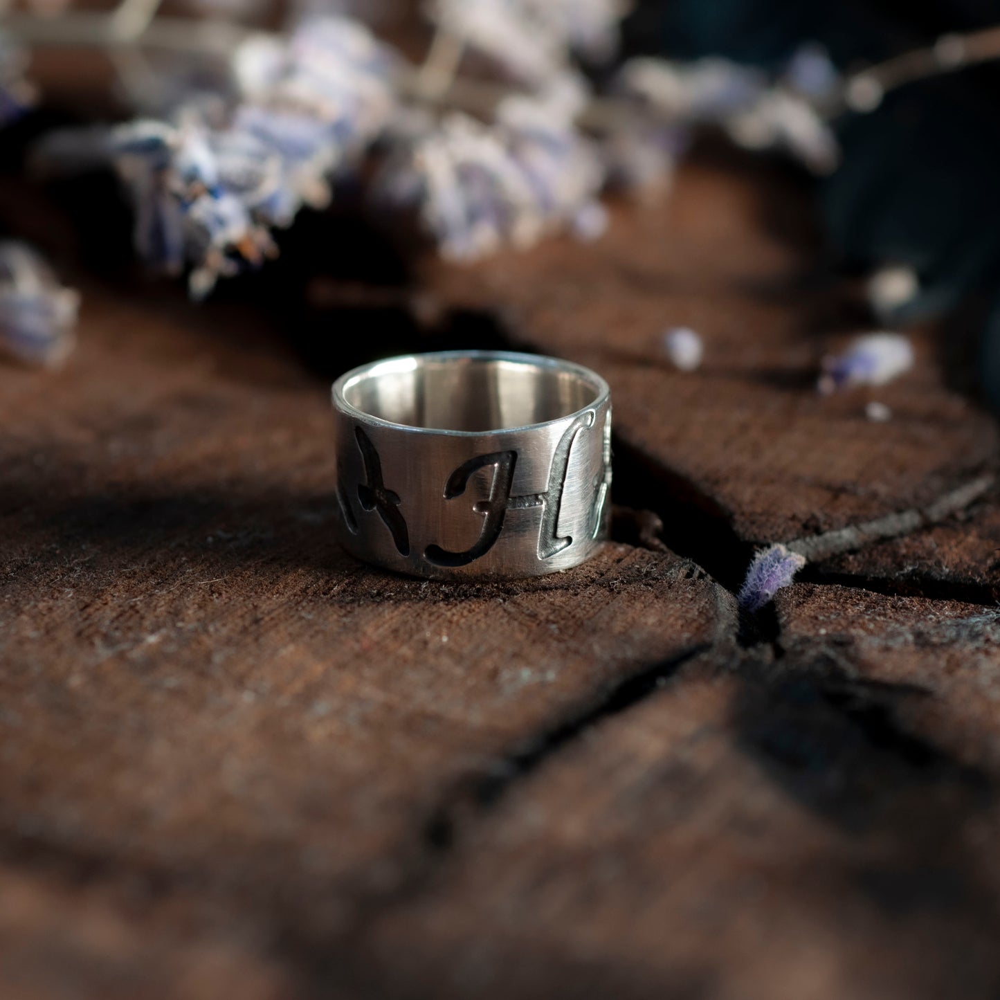The Herondale Family Ring - Hebel Design
