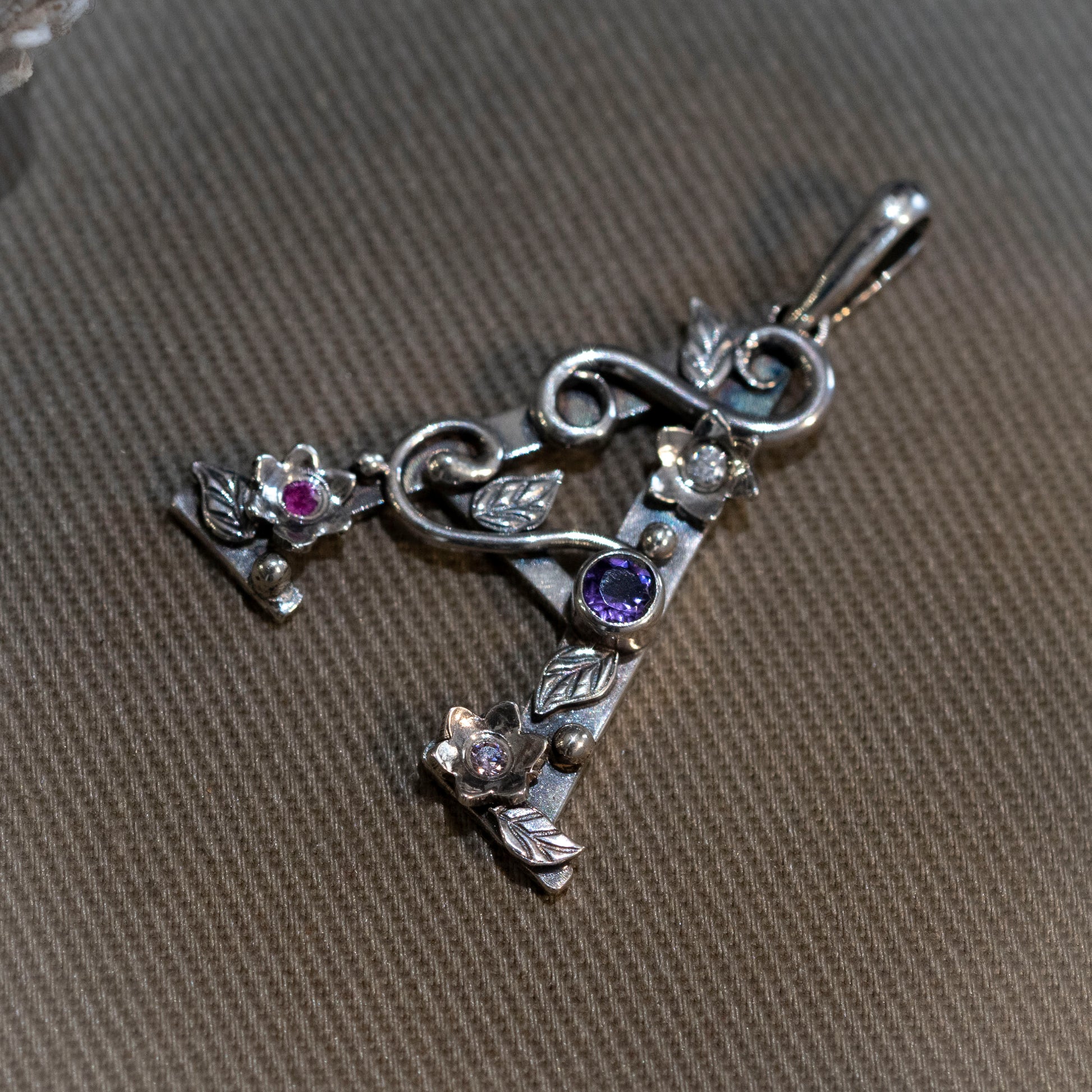 The Illustrated Initial Pendant - Hebel Design