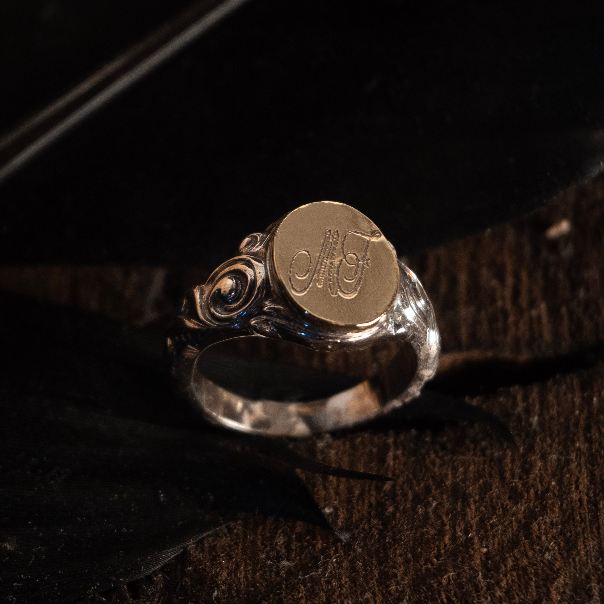 Matthew's Signet Ring - Hebel Design