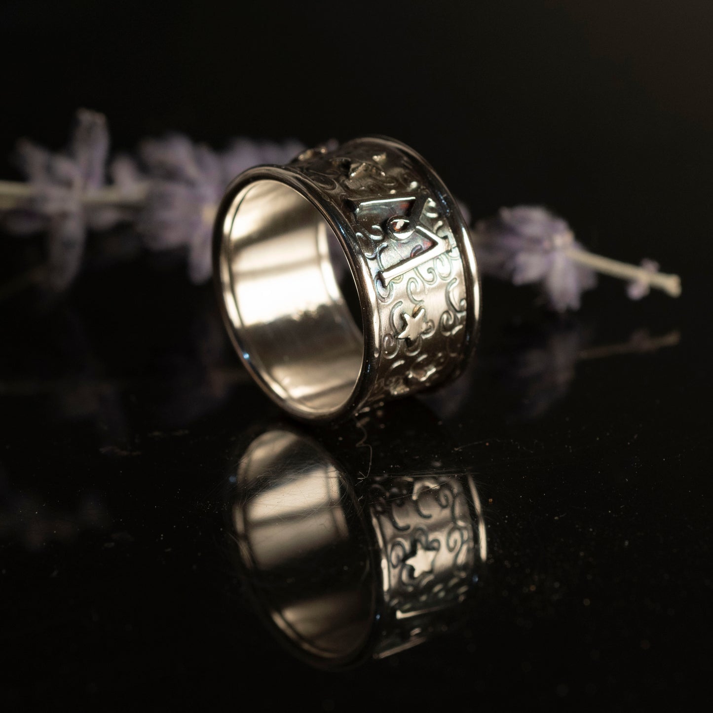 The Morgenstern Family Ring - Hebel Design