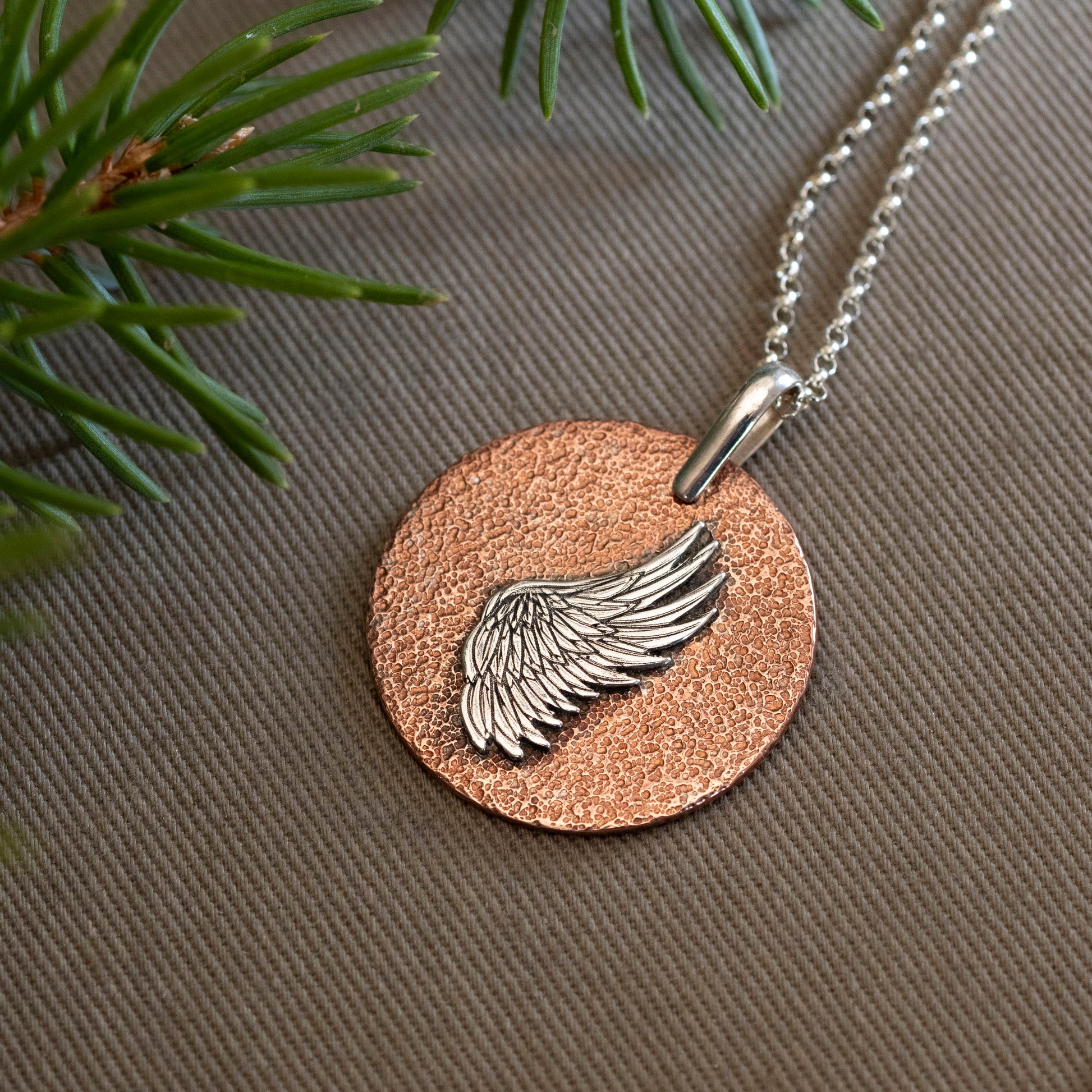 Odessa and Caspia's Elfalter necklace