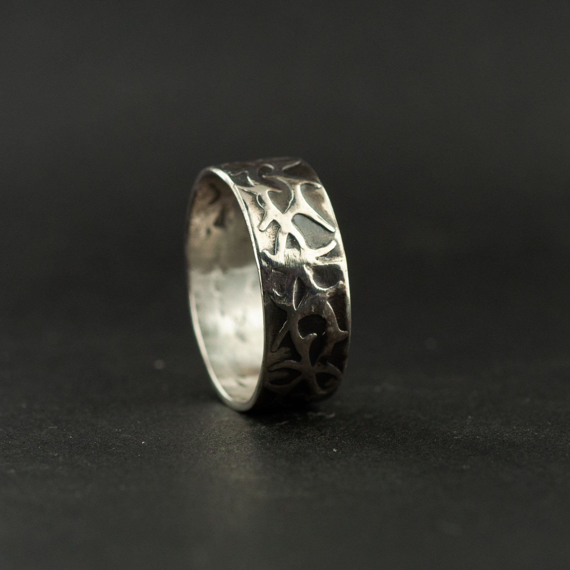 The Blackthorn Family Ring, Slim 