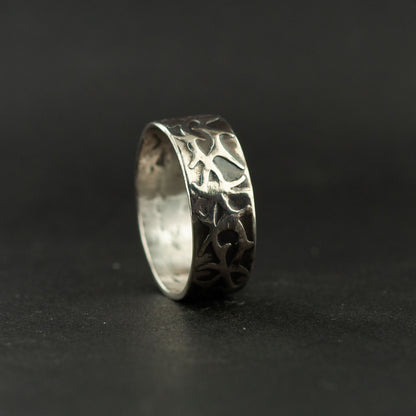 The Blackthorn Family Ring, Slim 