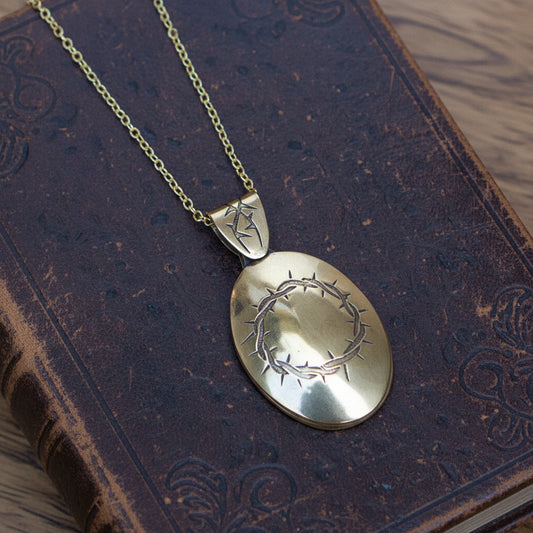 Livvy's locket - Hebel Design